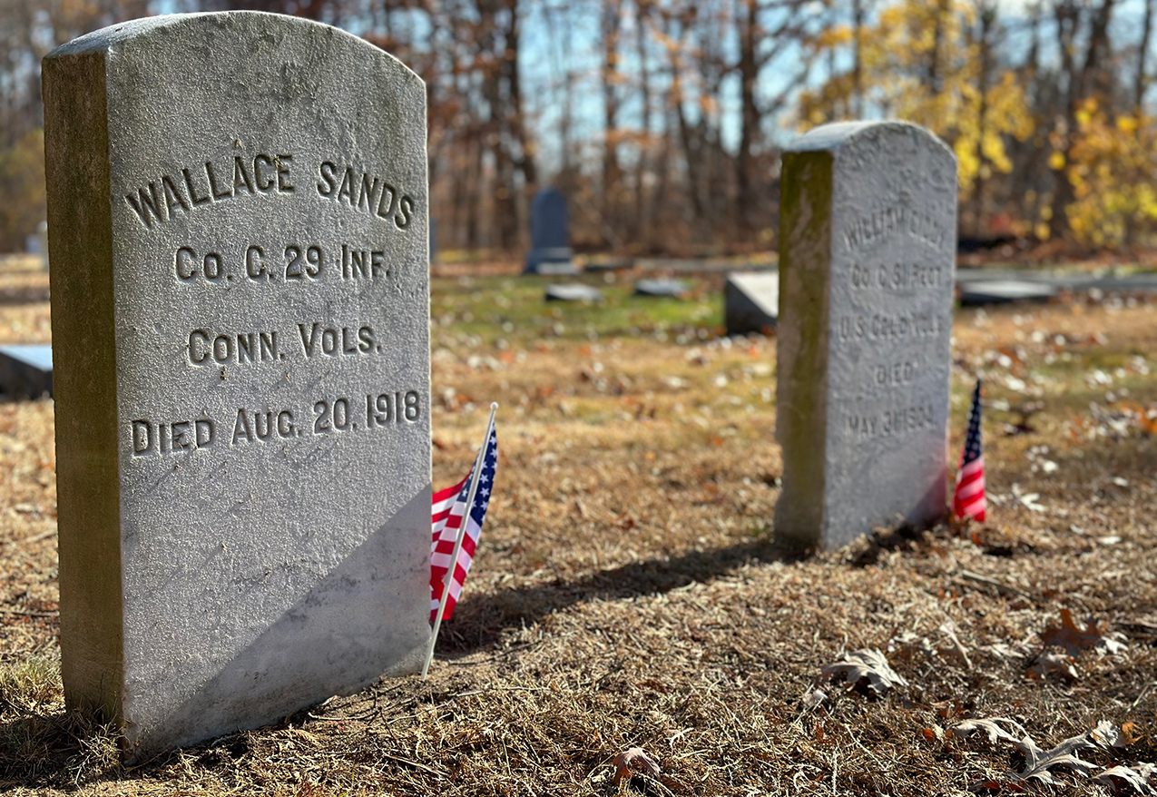 Wallace Sands gravestone in Riverside Cemetery