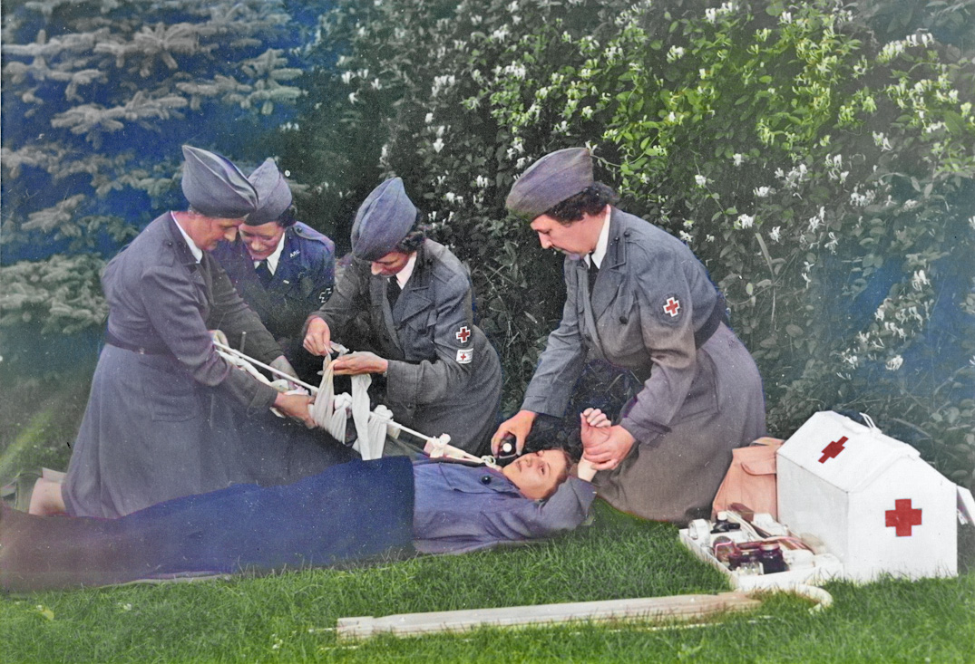 Windsor Women's Motor Corps first aid training, 1942